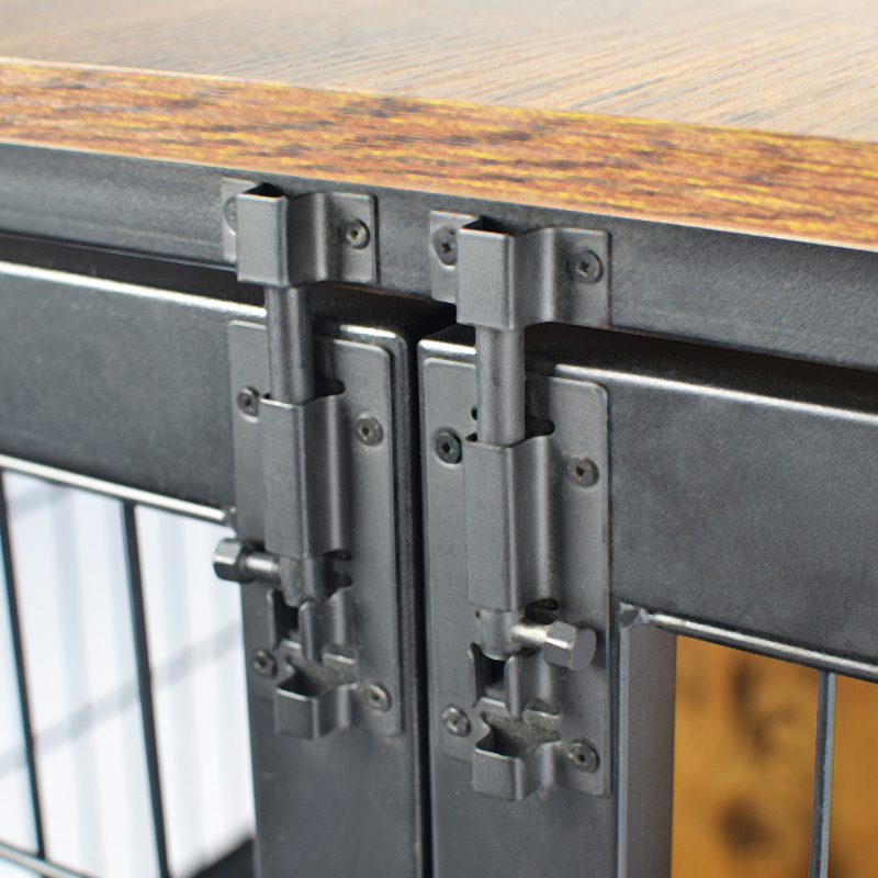 قفس سگ به سبک چوبی با چرخ قفس سگ به سبک چوبی با چرخ